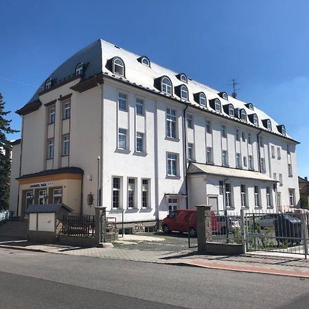 Grandhotel Нови-Бор Экстерьер фото
