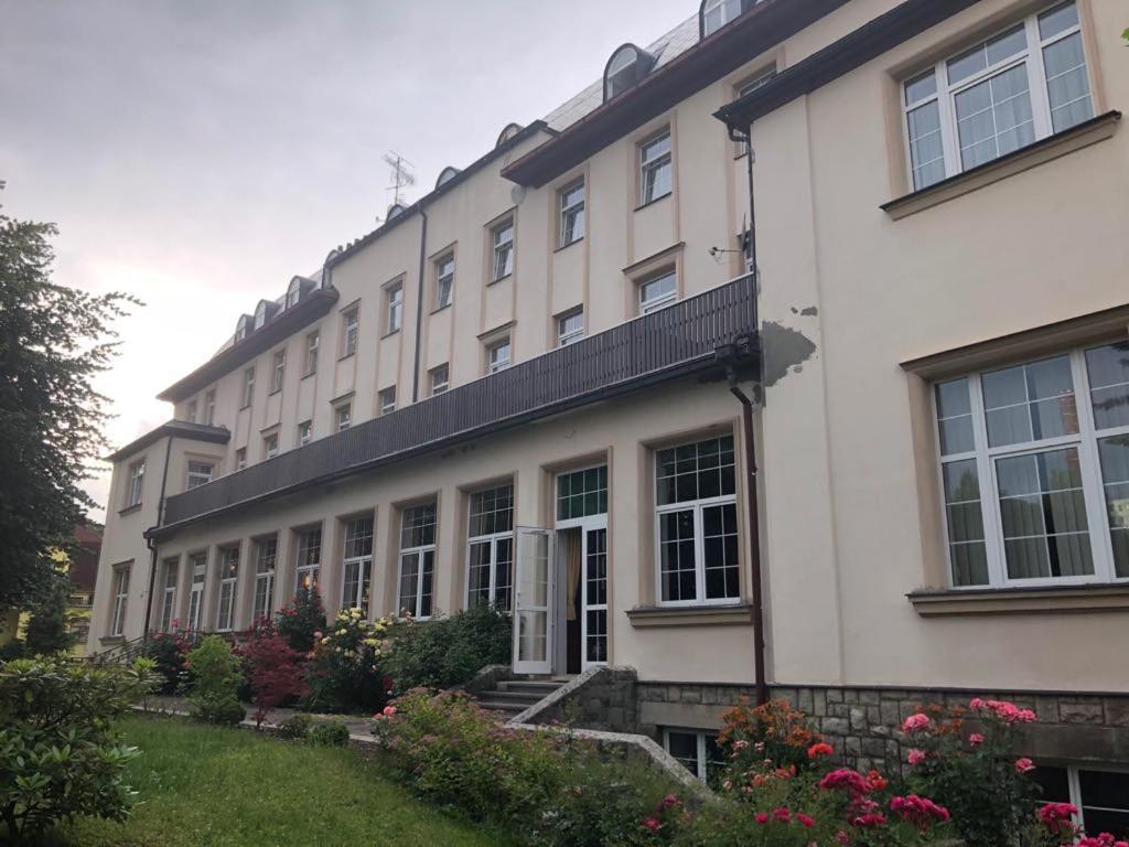 Grandhotel Нови-Бор Экстерьер фото