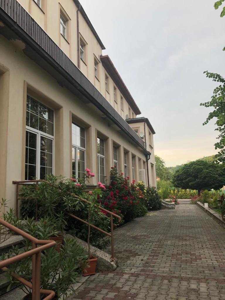 Grandhotel Нови-Бор Экстерьер фото