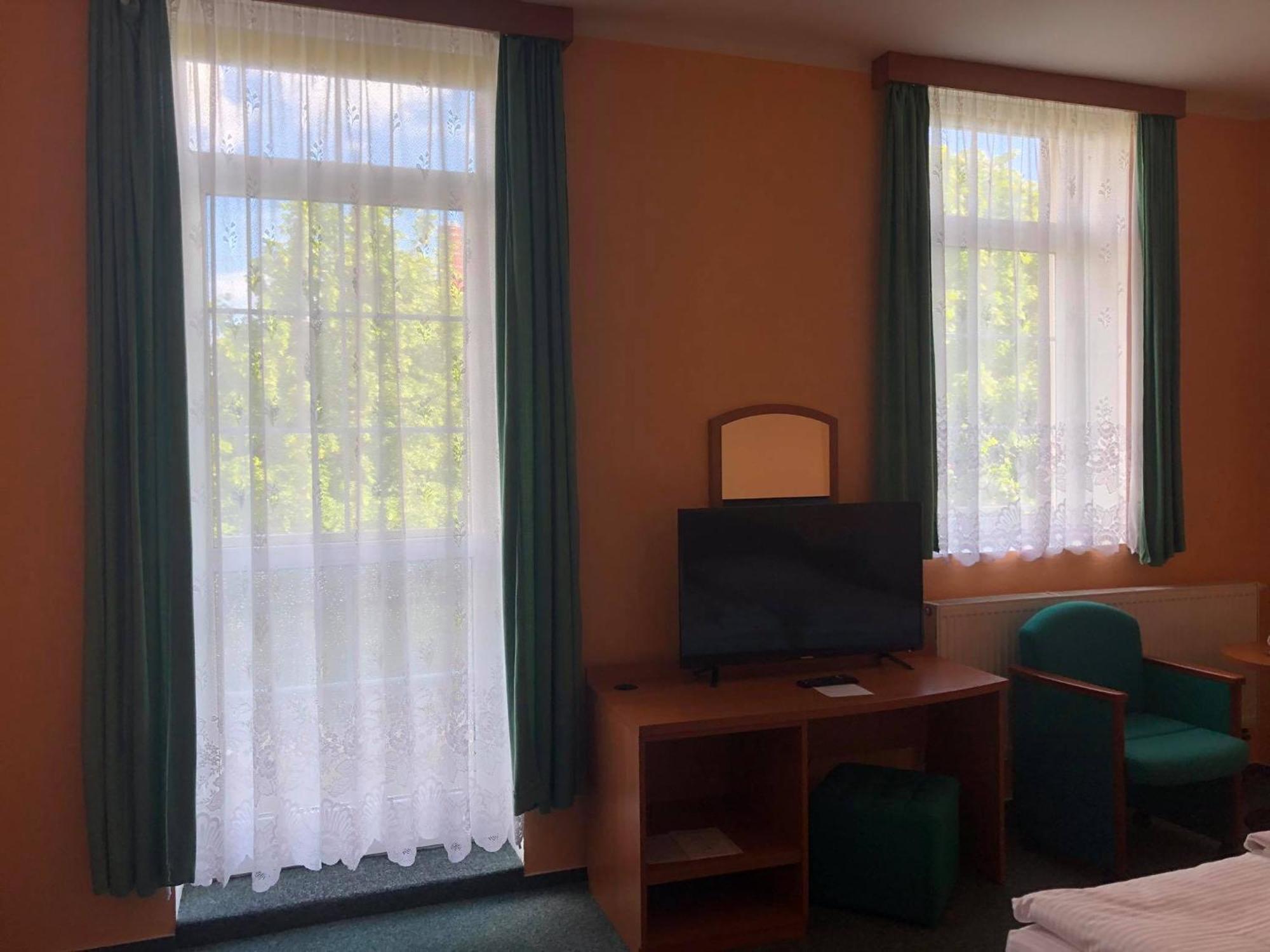 Grandhotel Нови-Бор Экстерьер фото